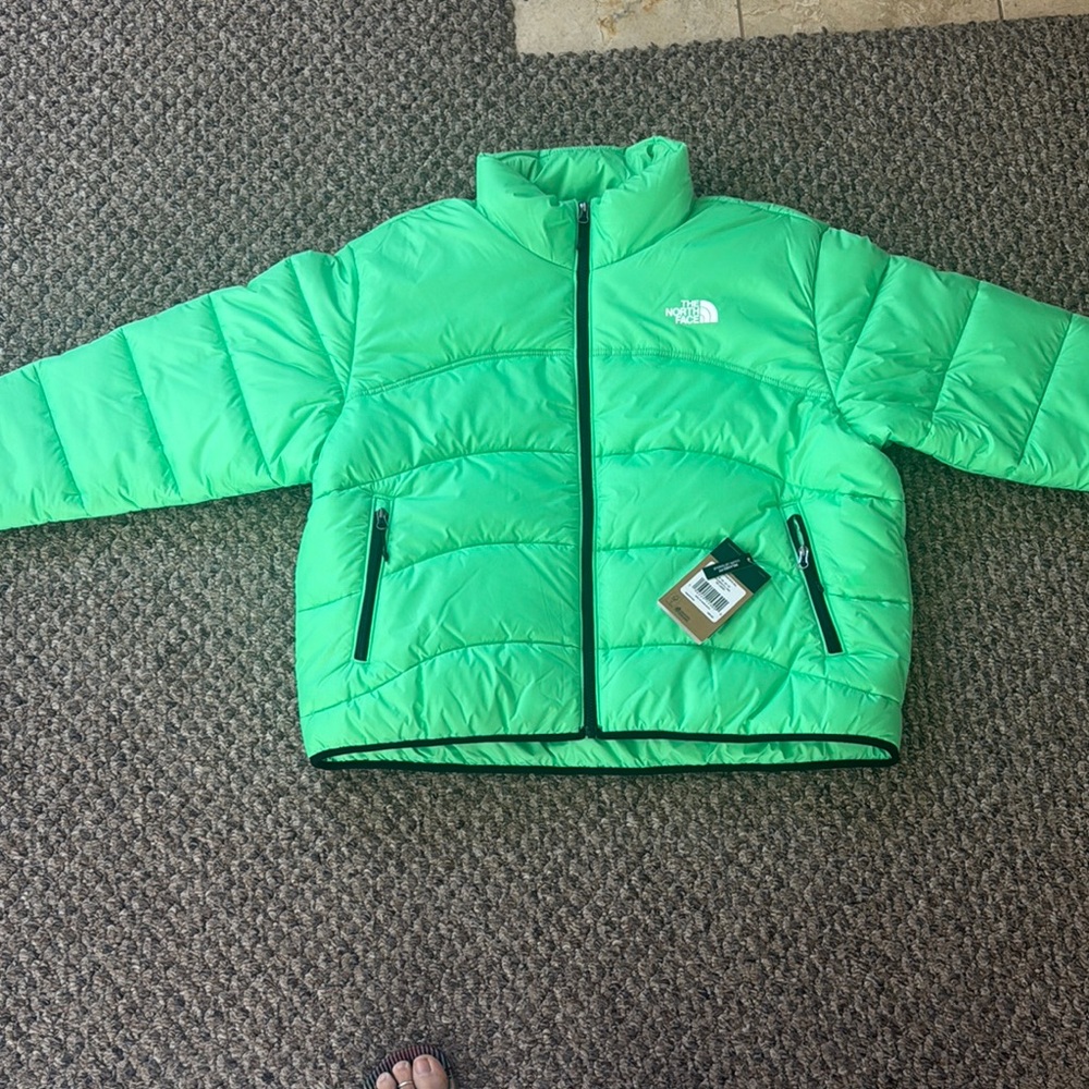 BNWT Women’s the north face puffer jacket green xxl RARE COLOR,  RELAXED FIT